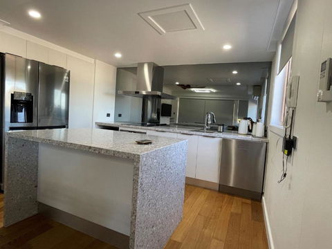 Astor Apartment 1 - Accommodation Search 4