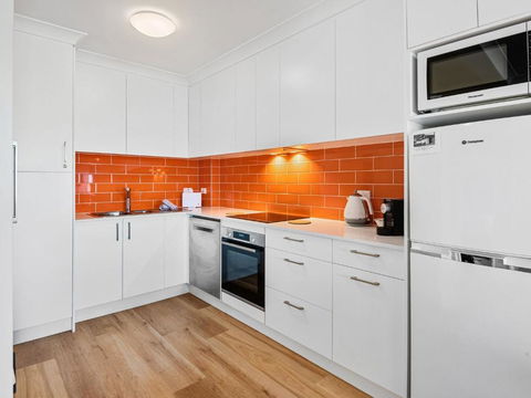 Astrids At Central Park - 2BR L Lake & Mountain Views L Central Location L WiFi - Accommodation Search 1
