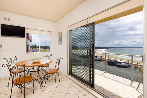 At The Beach, Debra Court Unit 5 - Accommodation Search 0
