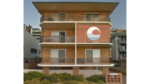 At The Beach, Debra Court Unit 5 - Accommodation Search 4