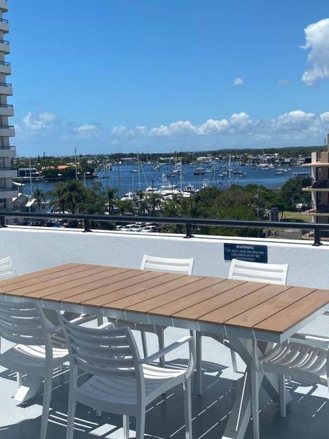 At The Beach Mooloolaba, Private Rooftop With Spa, 50m To Beach, Surfclub And Esplanade - Accommodation Search 1