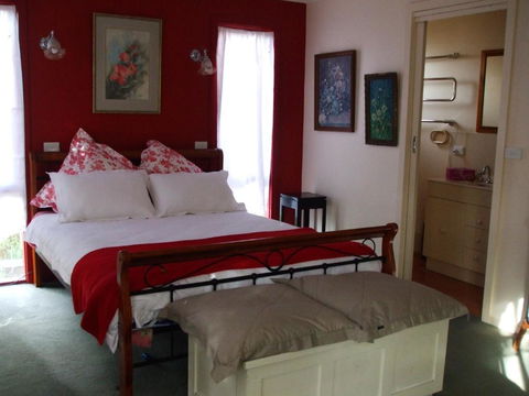 At The Gallery - Accommodation Search 0