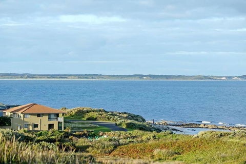 Augusta Beachfront - Watch The Whales Go By - Accommodation Search 0