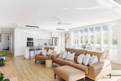 Aura 3 Spectacular Beachside Views - Accommodation Search 3