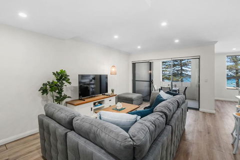 Austi Beach Escape - A Dreamy Oceanfront Haven - Accommodation Search 0
