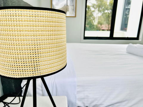 Austral Newly Built Modern 3 Br Home - Accommodation Search 4
