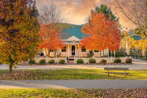 Autumn Beauty - Garden Cottage 4 - Accommodation Search 0