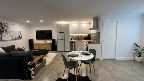 Avalon Beach Guesthouse - Accommodation Search 1