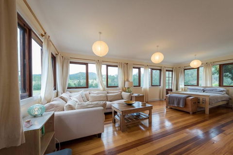 Avalon River Retreat - 400 Acre Riverside Oasis - Accommodation Search 0