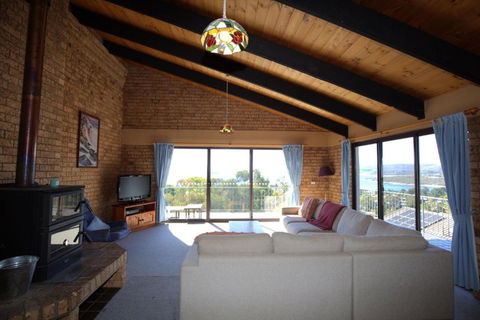 Aviemore - 2 14 Cobbodah Street - Accommodation Search 1