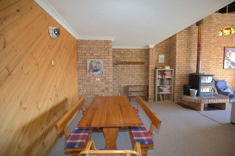 Aviemore - 2 14 Cobbodah Street - Accommodation Search 3
