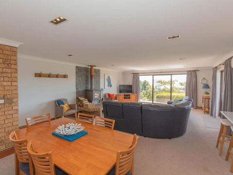 Aviemore 4 14 Cobbodah Street - Accommodation Search 2