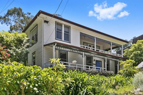 Avirgonia - Accommodation Search 0