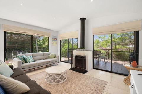 Avoca Beach Living - Accommodation Search 3