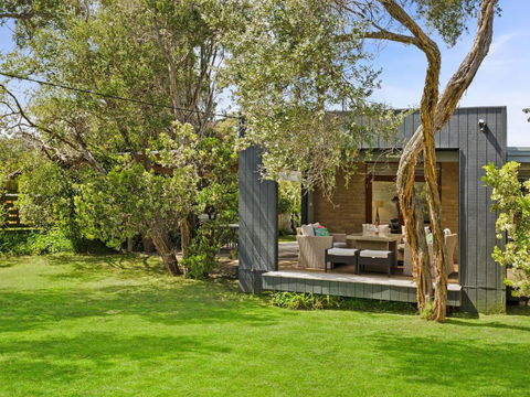 Avonlea Sorrento Holiday House - Accommodation Search 0