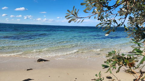 AXL Orion Beach Home: Beach Front - Accommodation Search 3