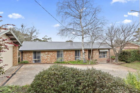 Azimuth - Spacious Family Retreat With City Views - Accommodation Search 1
