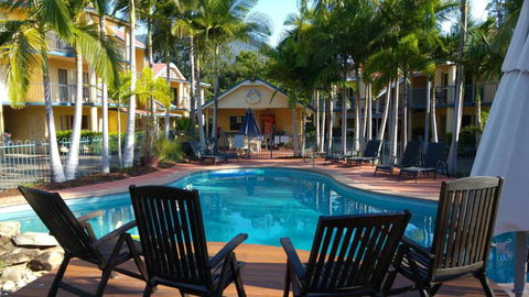 At Beach Court Holiday Villas - Accommodation Search 0