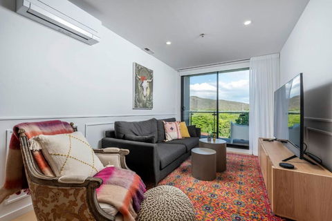 Awesome Brooklyn Inspired Stay - Mt Ainslie View - Accommodation Search 4