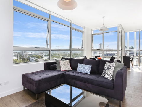 As The Sun Sets - Modern And Spacious 2BR Zetland Apartment Facing The Setting Sun - Accommodation Search 0