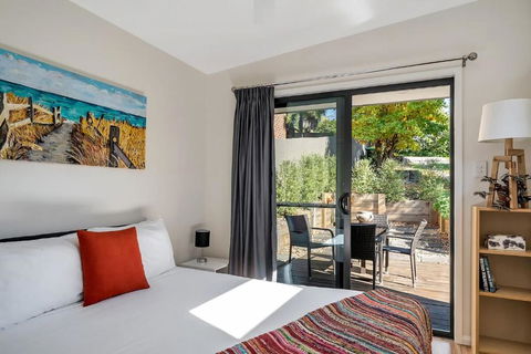 Architecturally Designed Nature Lovers Delight - Accommodation Search 2