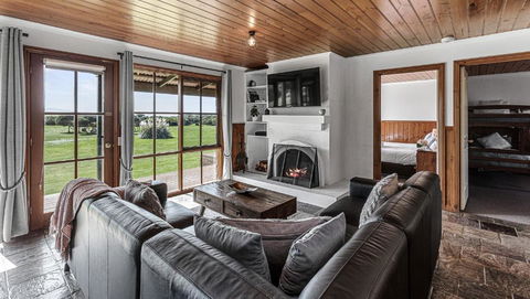 Apollo Bay Cottages- Sabine - Accommodation Search 0