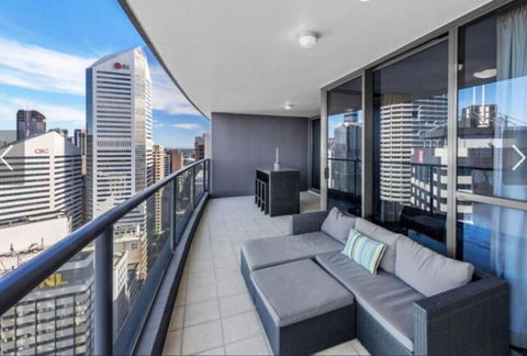 AU1 - Aurora Skyscraper CBD For Business Or Pleasure - Accommodation Search 4