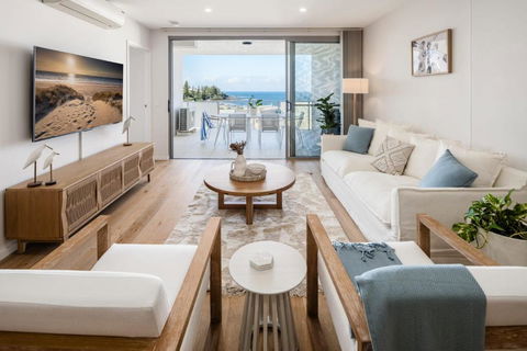 Azure Oceanside Apartment At Kings Beach - Accommodation Search 0