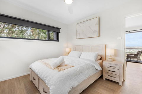 Azure Studio - Ocean Glimpses - 3 Mins Walk To Beach - Accommodation Search 2