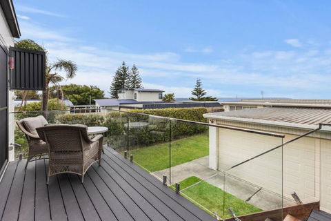 Azure Studio - Ocean Glimpses - 3 Mins Walk To Beach - Accommodation Search 0
