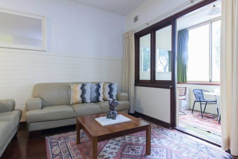 B2 Crawley Apartment 1 BRM & Sleepout Near UWA - Accommodation Search 2