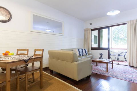 B2 Crawley Apartment 1 BRM & Sleepout Near UWA - Accommodation Search 1
