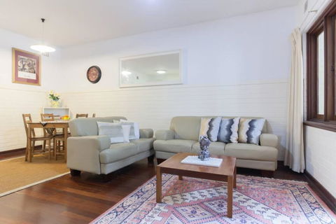 B2 Crawley Apartment 1 BRM & Sleepout Near UWA - Accommodation Search 0
