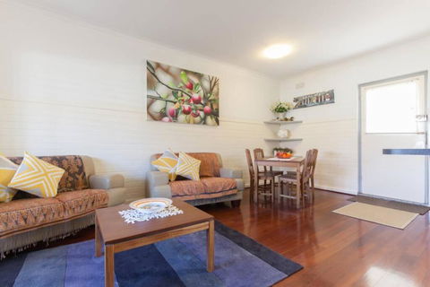 B7 Crawley Apartment 1 BRM & Sleepout Near UWA - Accommodation Search 4
