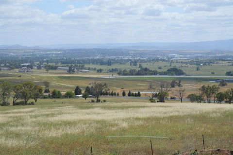 BATHURST GOLDFIELDS RESIDENCE On MOUNT PANORAMA - Accommodation Search 4