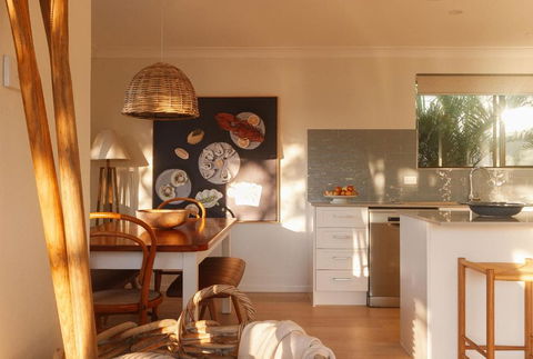 BAY PROPERTIES . Seadrifter - Accommodation Search 4