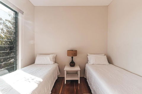 BAY PROPERTIES . The Big Chill - Accommodation Search 3