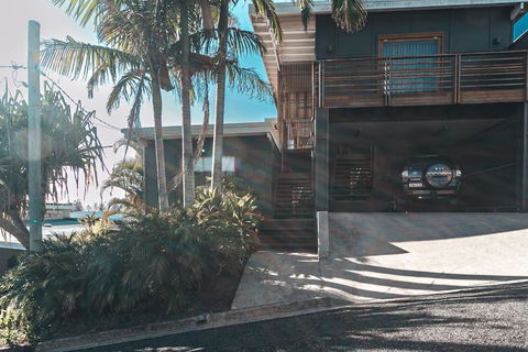 BAY PROPERTIES . The Chill - Accommodation Search 2