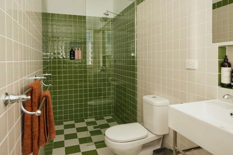 BAY PROPERTIES . The Sailor Shack - Accommodation Search 4