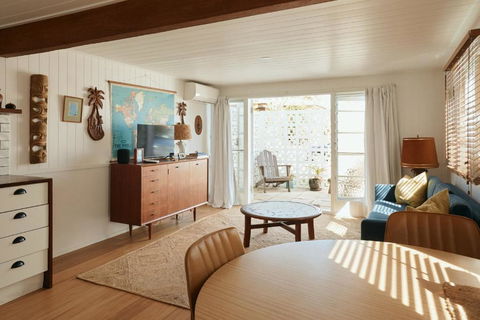 BAY PROPERTIES . The Sailors Bungalow - Accommodation Search 0