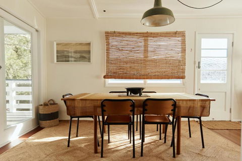 BAY PROPERTIES . The Sailors Upper Deck - Accommodation Search 2