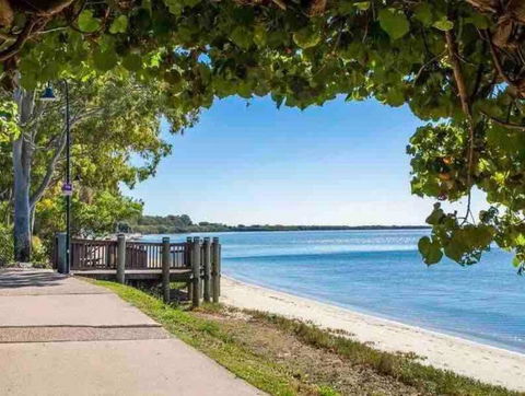 Bayside Living - Walk To Water - Central Location - Accommodation Search 3