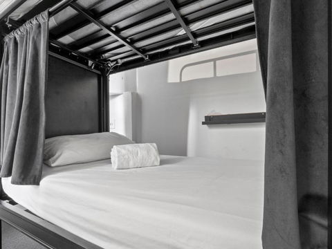 AZZURO POD HOTEL - Potts Point - Accommodation Search 1