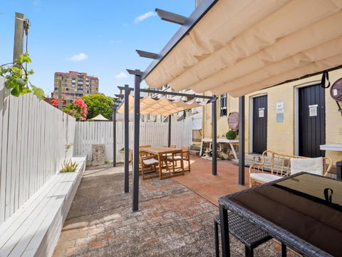 AZZURO POD HOTEL - Potts Point - Accommodation Search 2
