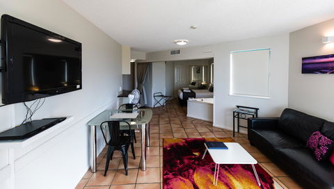 La Promenade - Accommodation Search 17