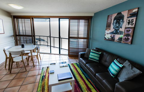 La Promenade - Accommodation Search 25