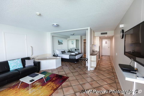 La Promenade - Accommodation Search 28