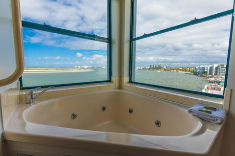 La Promenade - Accommodation Search 36