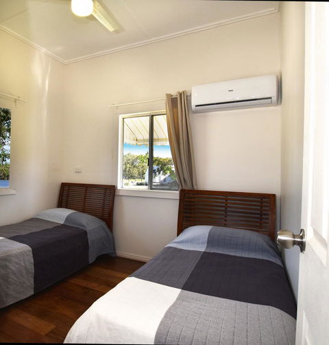 Absolute Waterfront - Accommodation Search 3