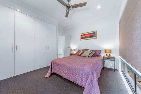 Viewpoint Holiday Home - Cannonvale - Accommodation Search 11